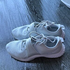 Nike Women's in-Season TR 12 Running Shoe, Pure Platinum/White